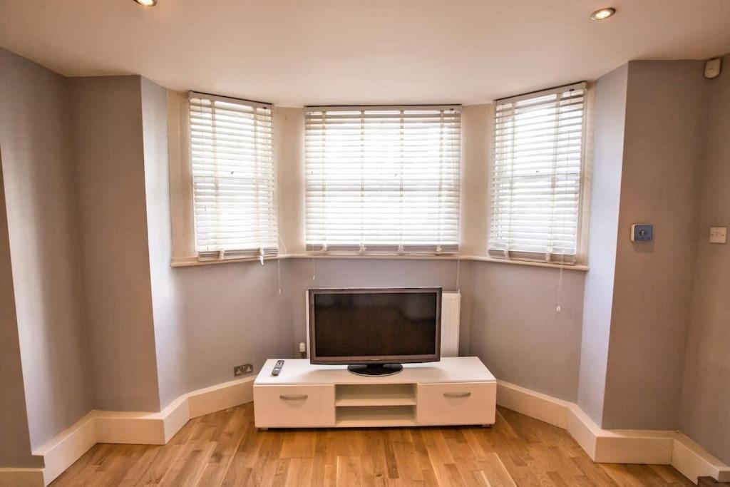 Charming Apartment In Deal Near The Beach & Town מראה חיצוני תמונה